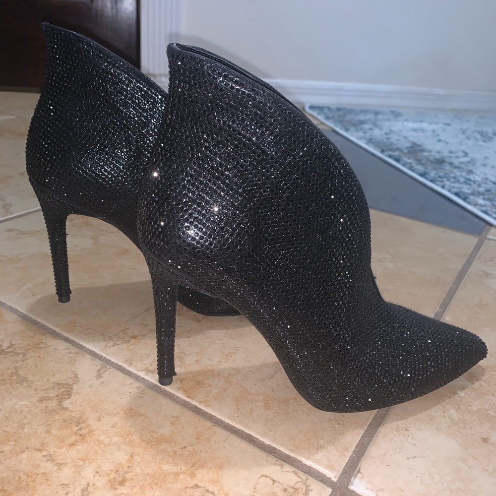 Jessica Simpson black booties